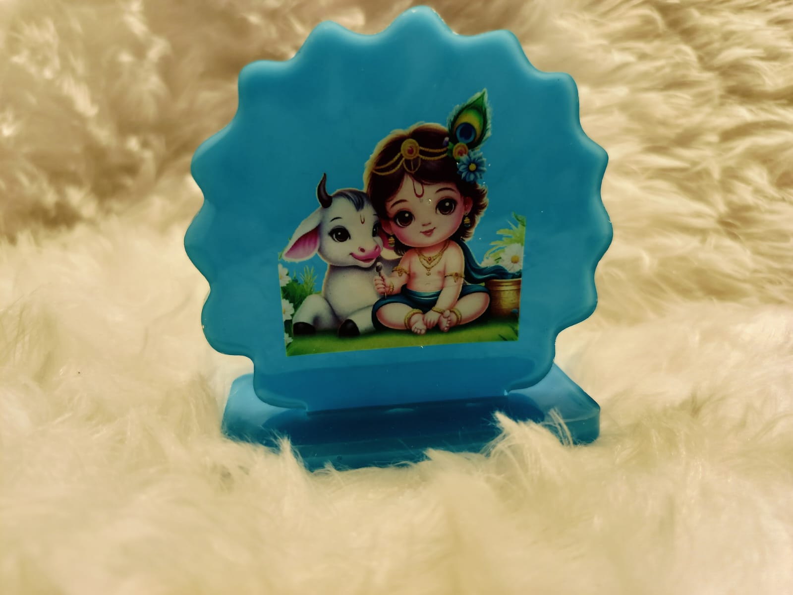 Resin dashboard stand