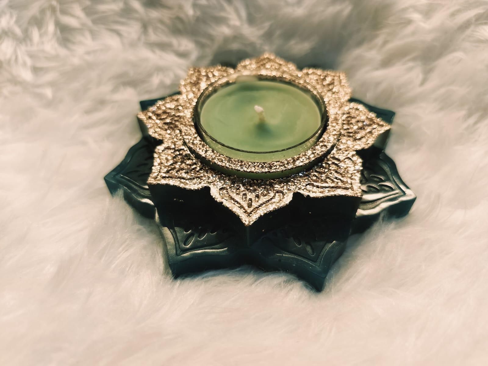 Resin tealight holder