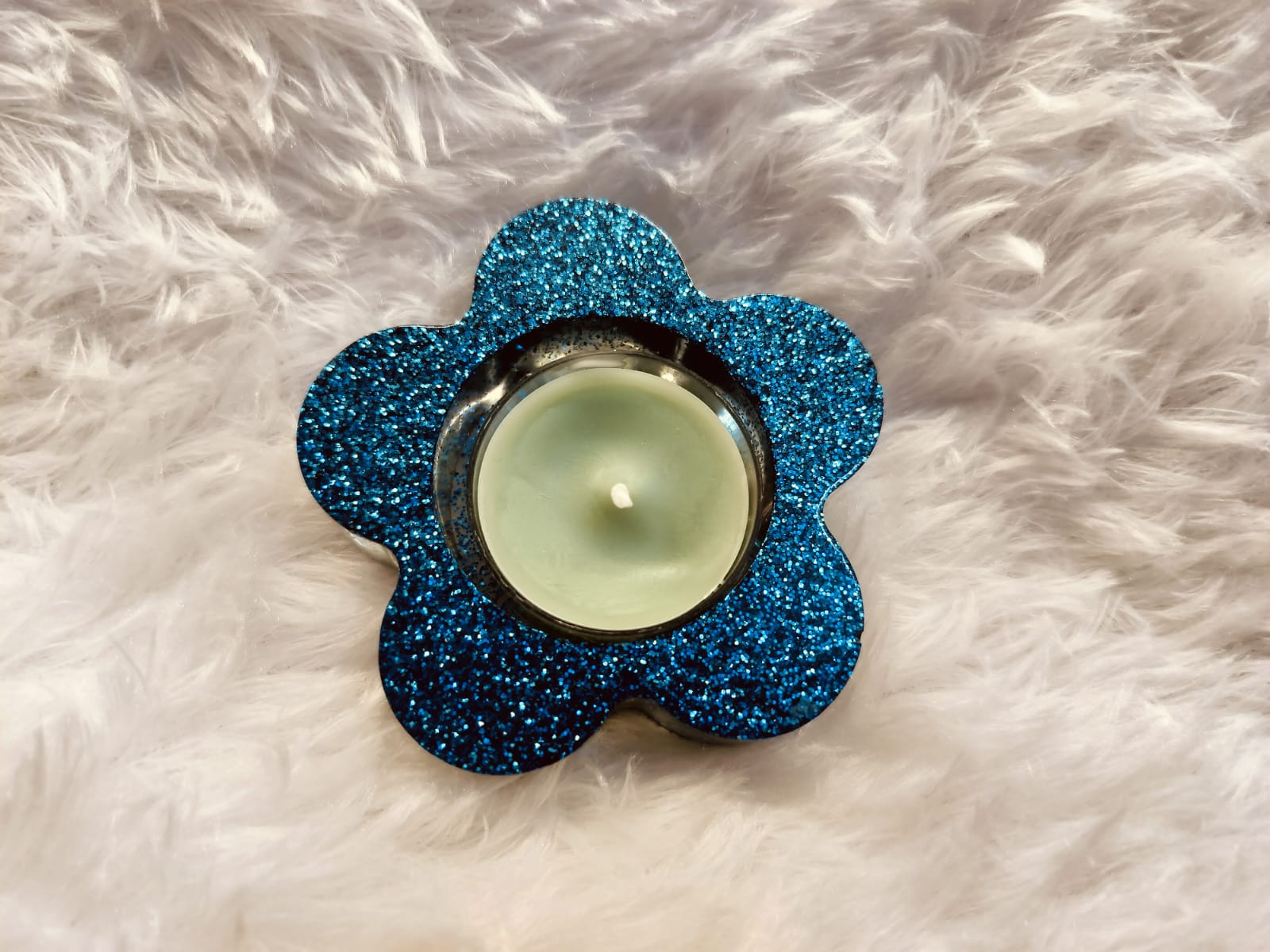 Resin tealight holder