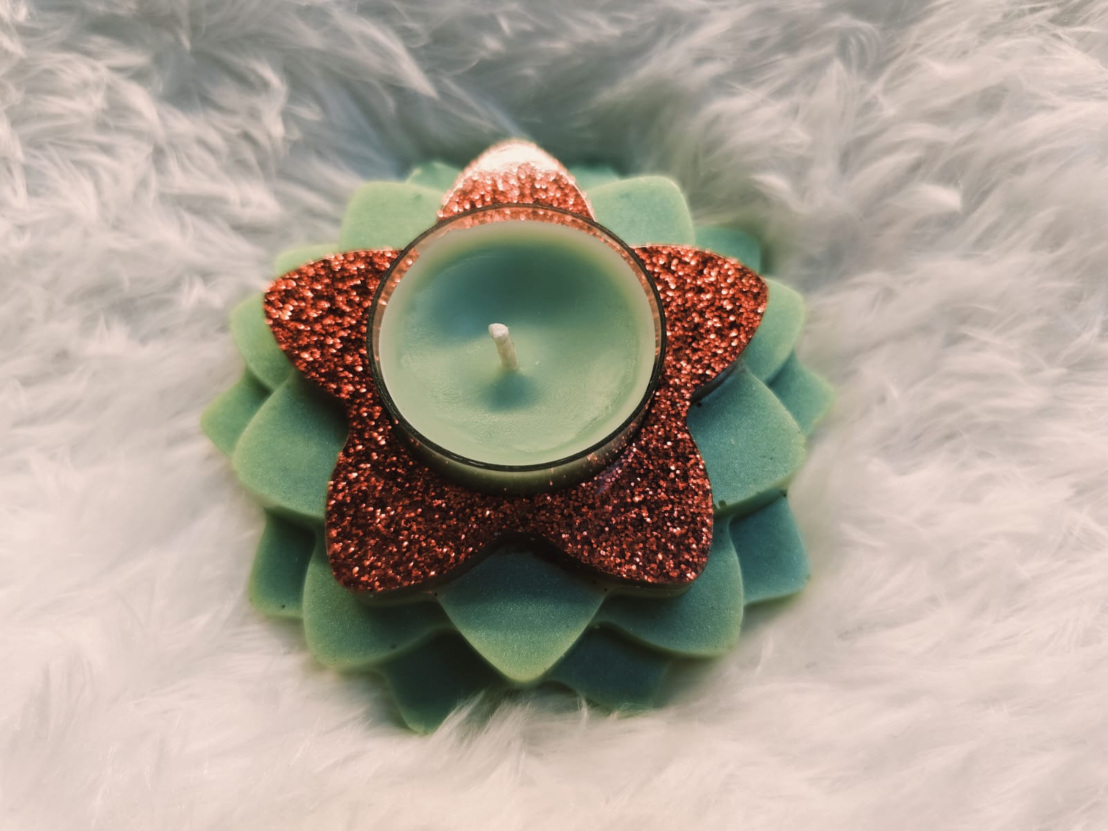 Resin tealight holder