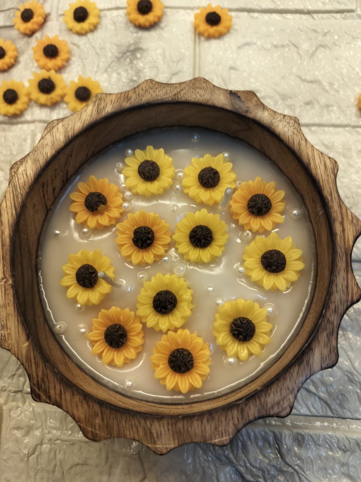 Sunflower Soy Wax Wooden Urli